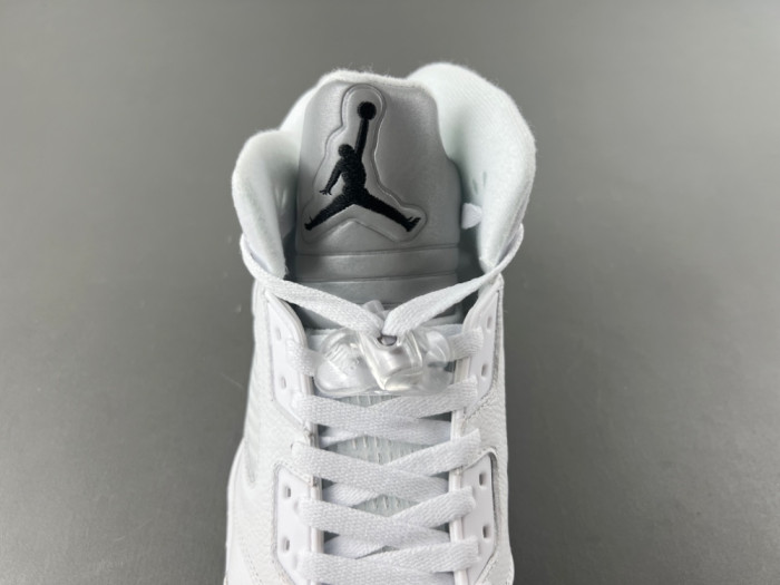 Air Jordan 5 “White Metallic” With Nike Air HQ7978-103
