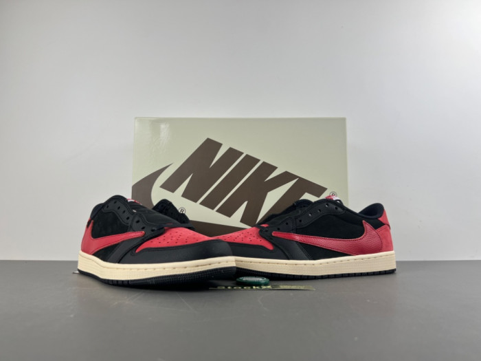 Travis Scott x Air Jordan 1 Low DM7866-061