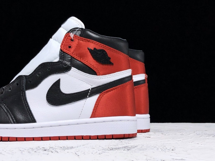 Jordan 1 Retro High Satin Black Toe - CD0461-016