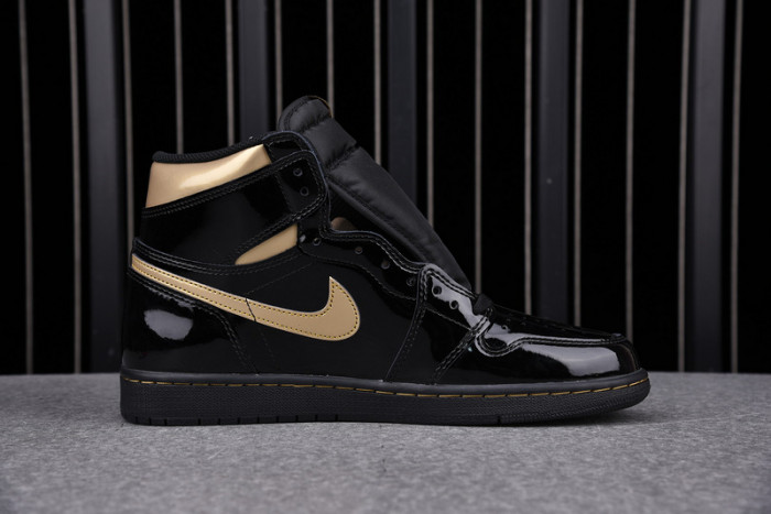 Jordan 1 Retro High Black Metallic Gold (2020) - 555088-032