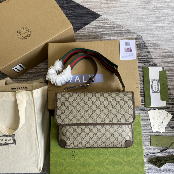 G*u*i neo vintage messenger bag 30*20*4cm