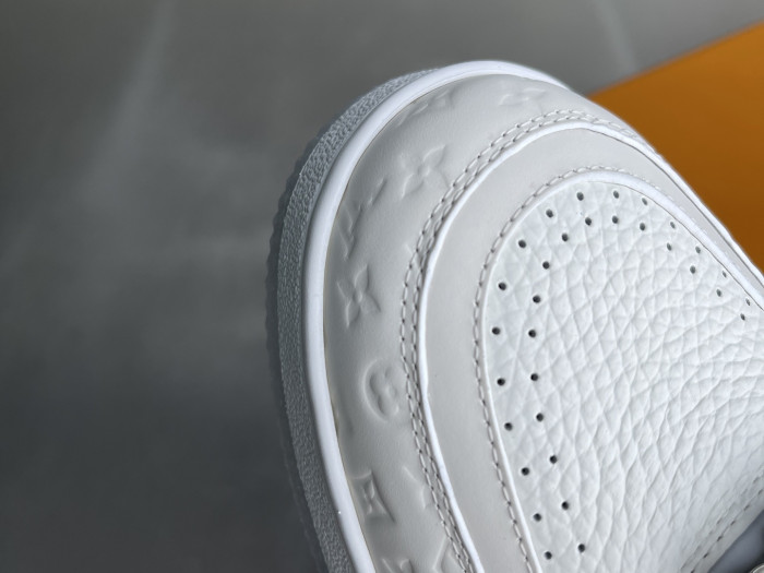 Louis Vuitton LV trainer LVT-224